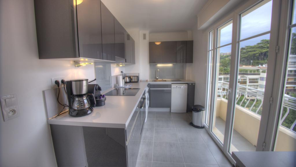 Apartamento Beau 2 pièces 3 étoiles Vue Mer Garage Privé 150m plages wifi Cannes Habitación foto