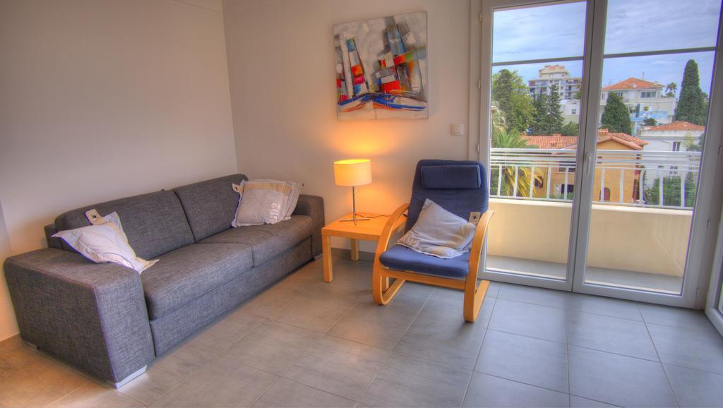 Apartamento Beau 2 pièces 3 étoiles Vue Mer Garage Privé 150m plages wifi Cannes Habitación foto